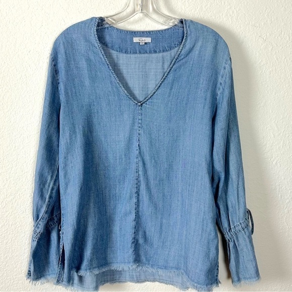 Revolve Rails Zimi Top Medium Vintage Wash Size XS Chambray Bell Sleeves V Neck - Picture 10 of 16